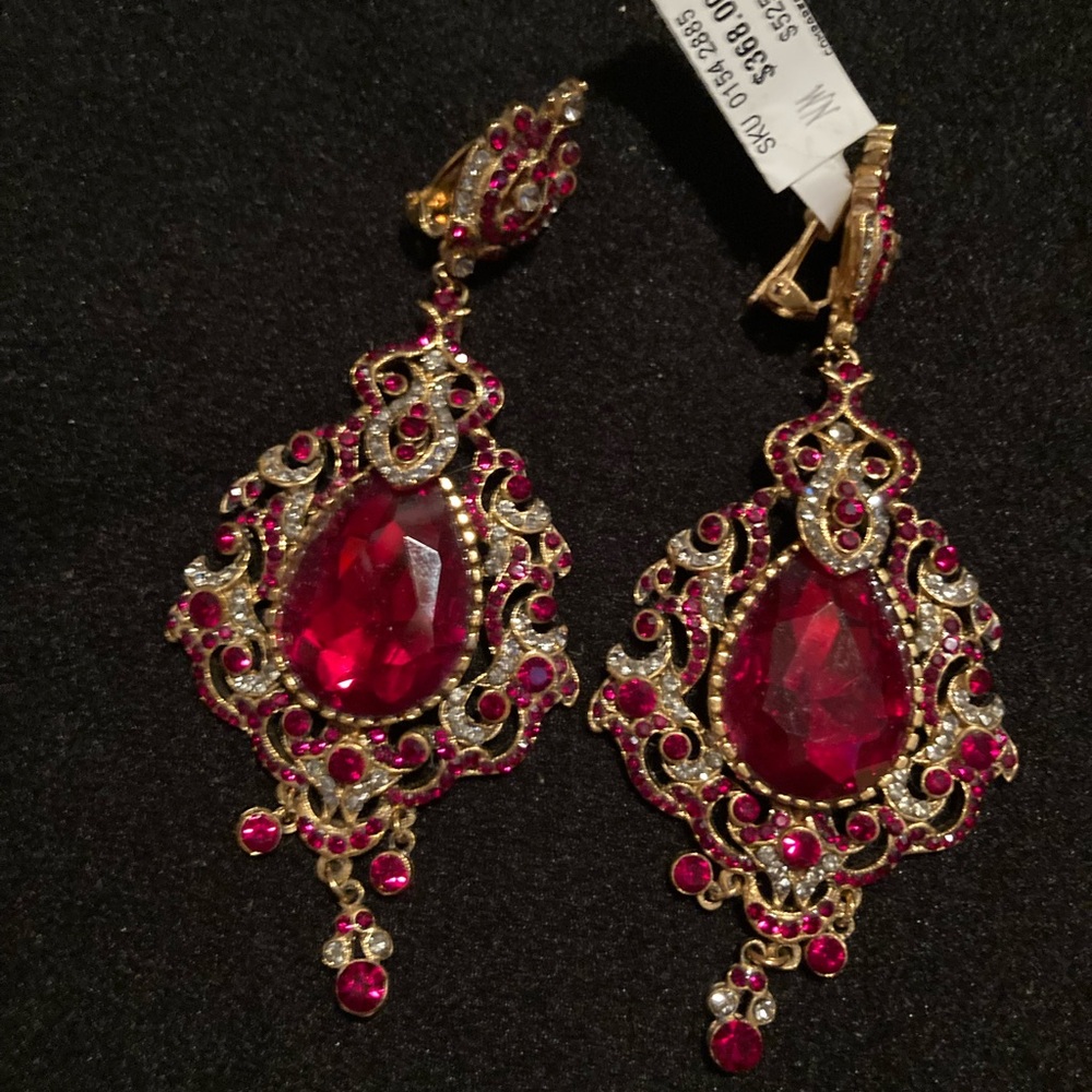 Gold tone and ruby (faux) stone clip on earrings